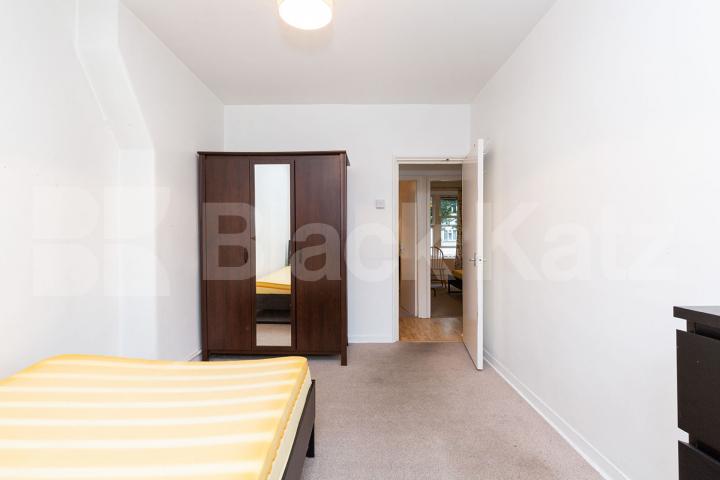 			FANTASTIC 3 BEDROOM FLAT IN HACKNEY, 3 Bedroom, 1 bath, 1 reception Flat			 Amhurst Road, HACKNEY-DALSTON